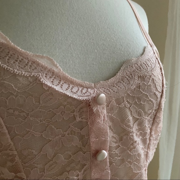 TOPSHOP Blush Lace Cami - Picture 5 of 7